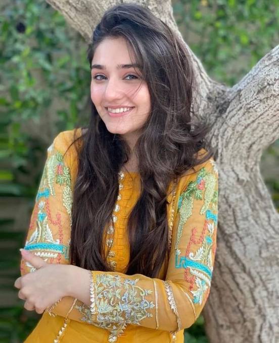 Hem - Lotus Outfit - Saffron -