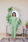 Mint Green daisy