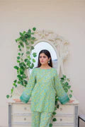 Mint Green daisy